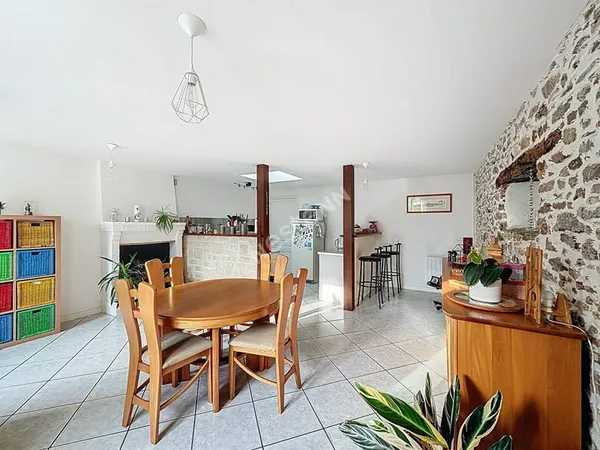 A vendre : Maison Jolie maison en pierre 3 chambres avec terrasse et garage - Rezé secteur Classerie