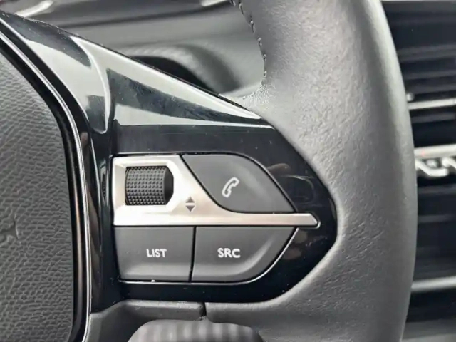 Peugeot 208 puretech 75 s&amp;s bvm5 — photo 49
