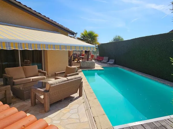 Villa 11 pièces 310 m²