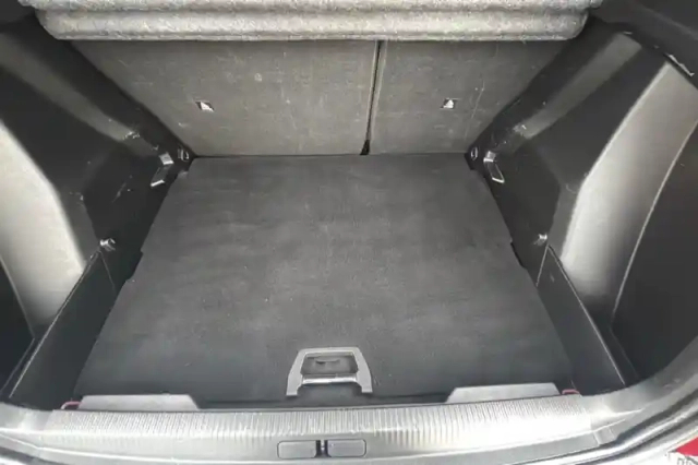 Peugeot 2008 puretech 130 s&amp;s bvm6 — photo 23