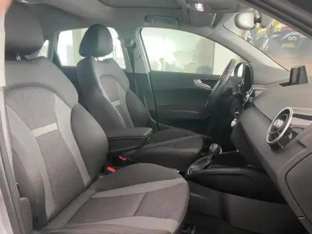 Audi A1 sportback 1.0 tfsi 95ch ultra metropolitan s tronic 7 — photo 15
