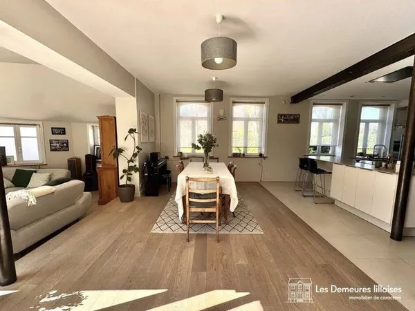 Maison 330 m²