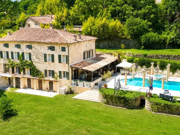 Villa 13 pièces 662 m²