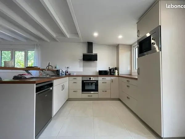 F4 proche du lac