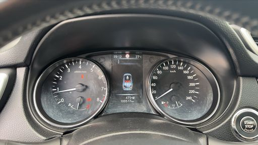 Nissan Qashqai 1.2 DIG-T 115 2WD - N-Connecta – 2015 – 100517 km – Essence – Boîte Manuelle — photo 17
