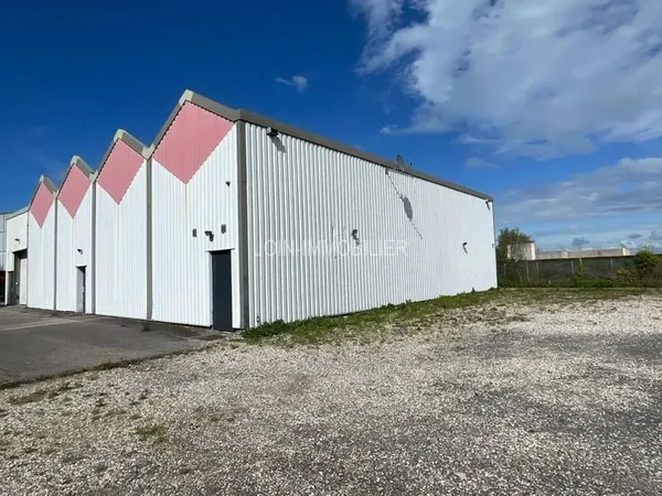 Local commercial 600 m²