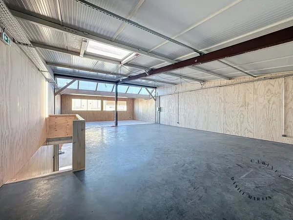 LOCAL D'ACTIVITE 110 M² A BEGLES
