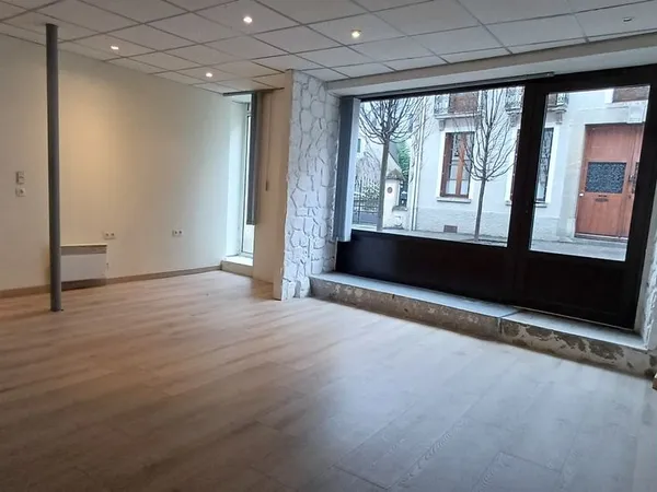 Bureaux 61 m² BAGNERES DE LUCHON
