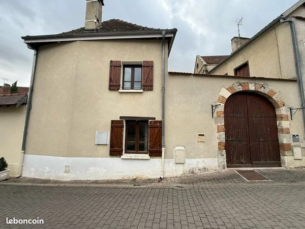 Maison à louer hyper centre vertus