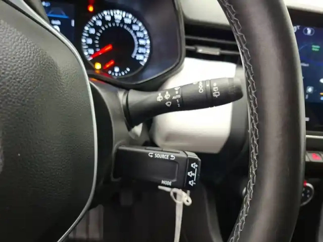 Renault Clio blue dci 100 — photo 29