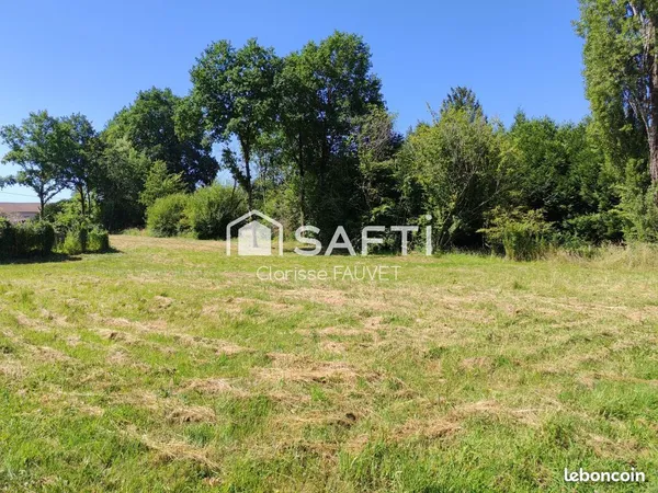Terrain 1960 m² PANAZOL
