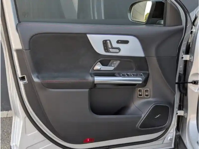 Mercedes Gla 250 e — photo 16