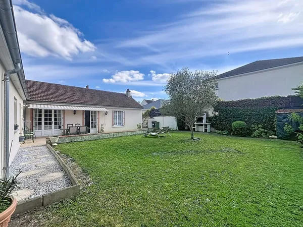Maison Saint Jean De La Ruelle 4 pièces 91 m²