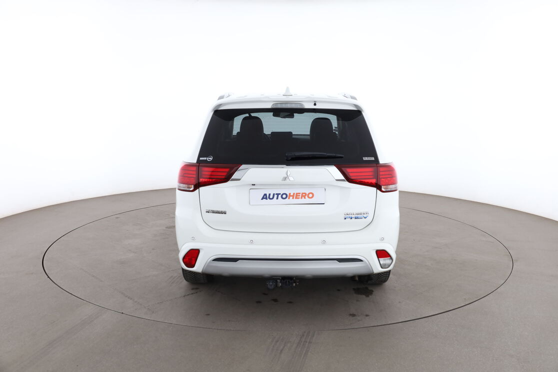 Mitsubishi Outlander PHEV Twin Motor Intense 4WD — photo 4