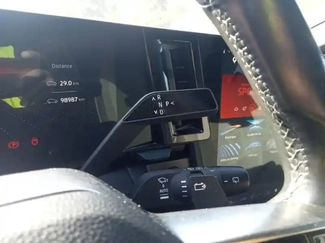 Renault Megane e-tech ev60 220 ch optimum charge — photo 23