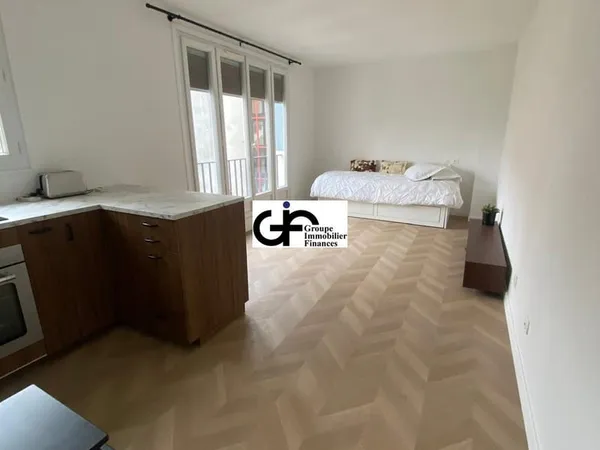 Studio en étage élevé à Boulogne Billancourt
