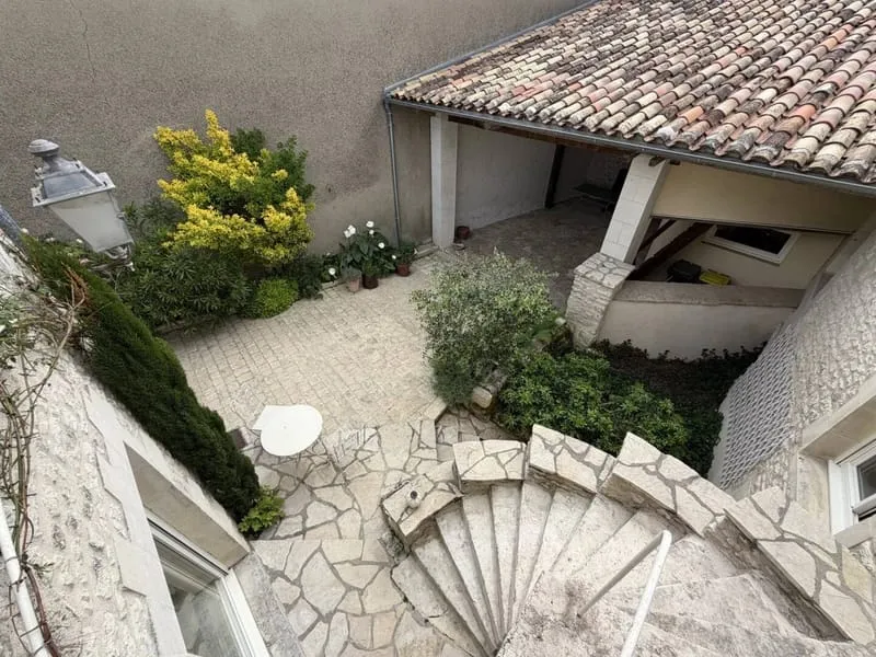Photo 6