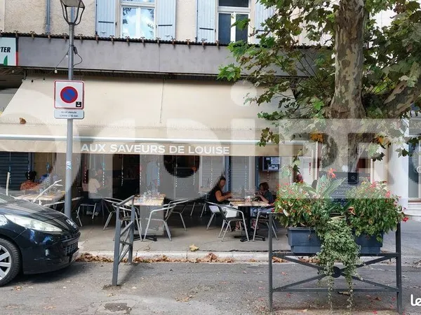 Local commercial 65 m²
