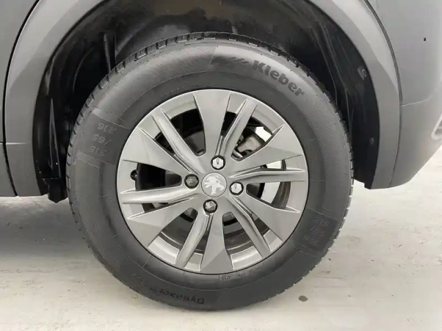Peugeot 2008 puretech 100 s&amp;s bvm6 — photo 16