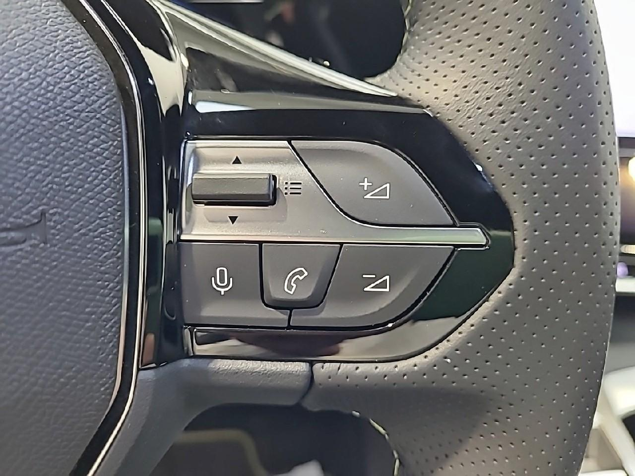 Peugeot 308 plug-in hybrid 195 ch e-dcs7 gt — photo 21