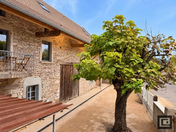 L'ESCALIER DE FRÊNE - Une ancienne chèvrerie réinventée, ent