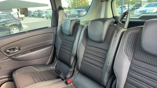 Renault Grand Scenic 1.6 dCi 130 - Bose Edition – 2015 – 131155 km – Diesel – Boîte Manuelle — photo 51