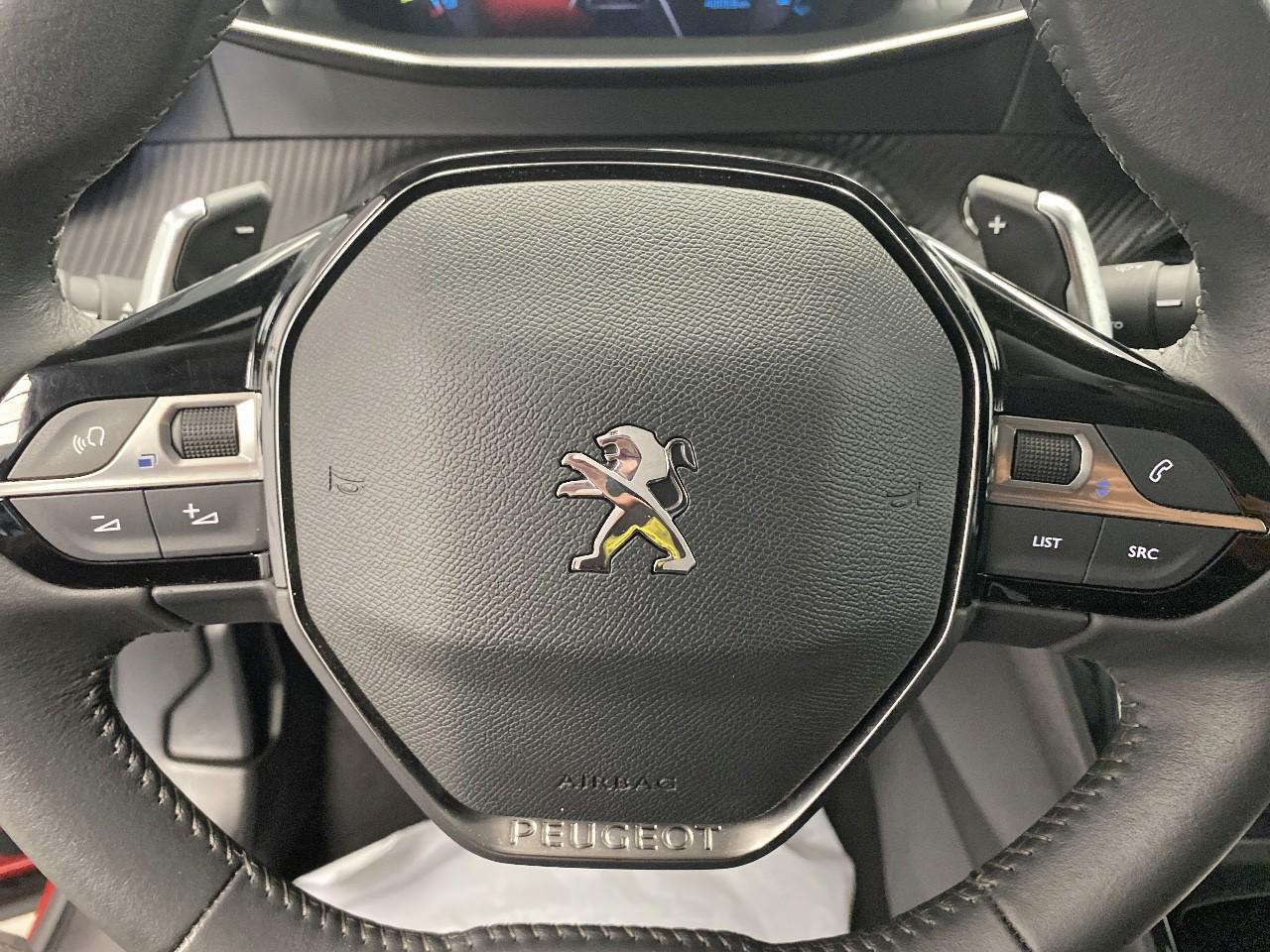 Peugeot 2008 puretech 130 s&s eat8 allure — photo 18