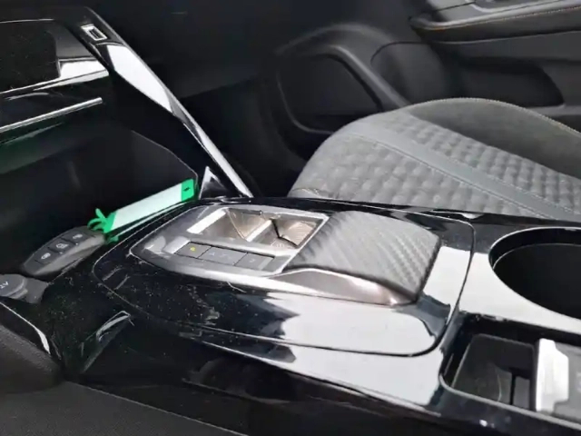 Peugeot 2008 puretech 130 s&amp;s eat8 — photo 43