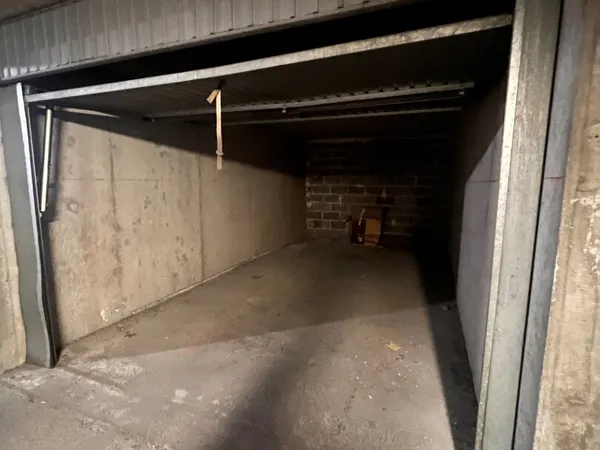 Grand garage en sous sol - BOUTONNET