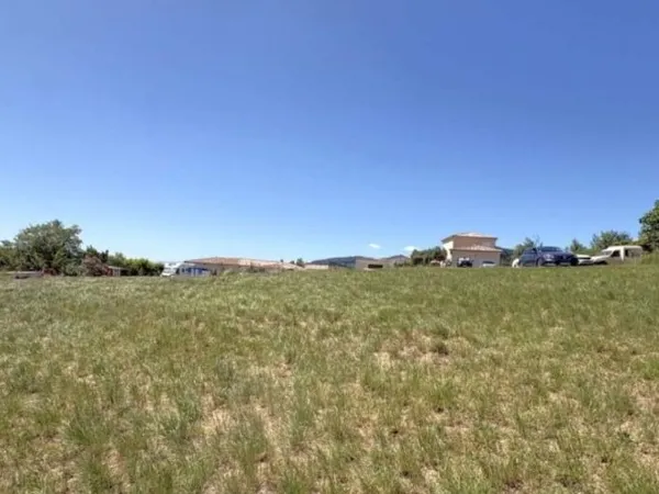 Terrain 762 m²