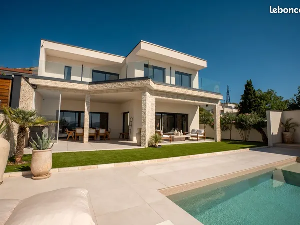 Villa d'exception de 200 m² sur terrain de 485 m²