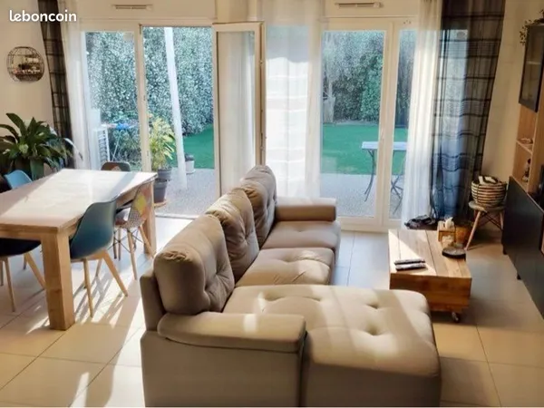 Maison T5 de 101m2 - Terrasse - Jardin - Garage et parking privatif - Proche toutes commodités