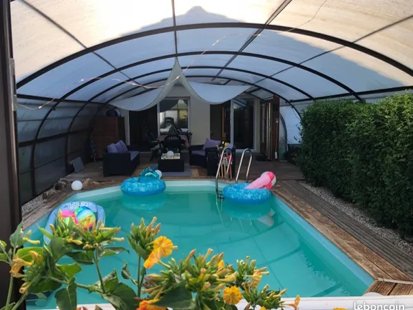 Maison piscine terrasse