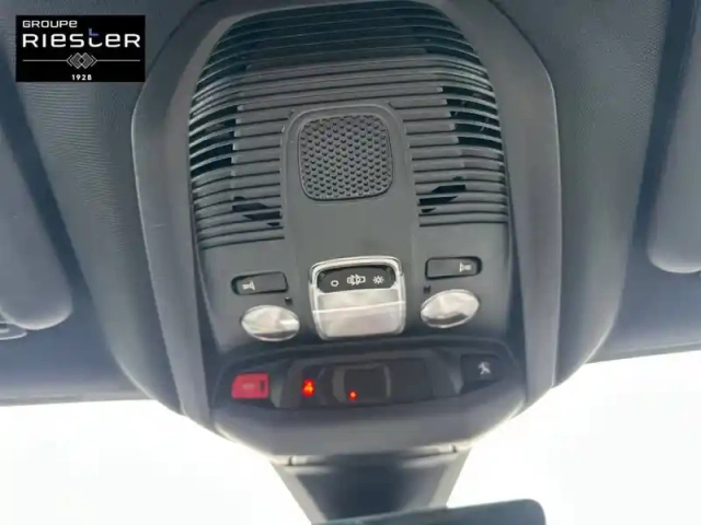 Peugeot 3008 hybrid 225 e-eat8 — photo 32