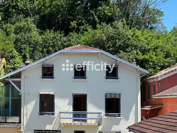 Maison 8 pièces 181 m²