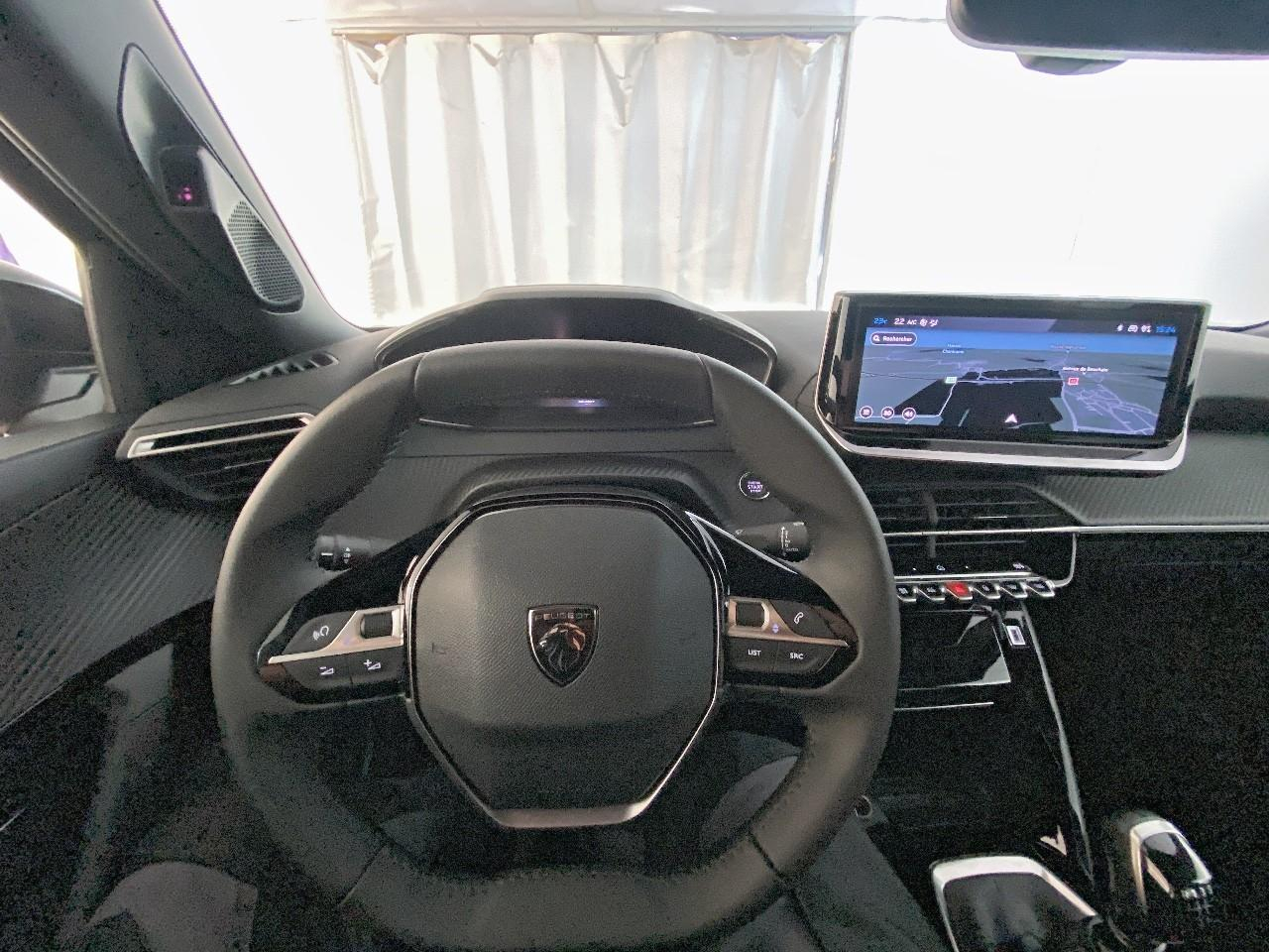 Peugeot 2008 turbo 100 ch bvm6 allure — photo 12