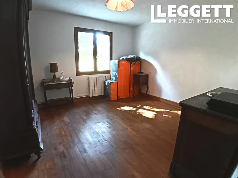 Photo 8