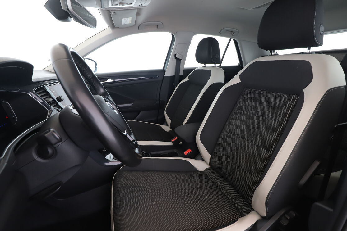 Volkswagen T-Roc 1.5 TSI EVO Carat — photo 9