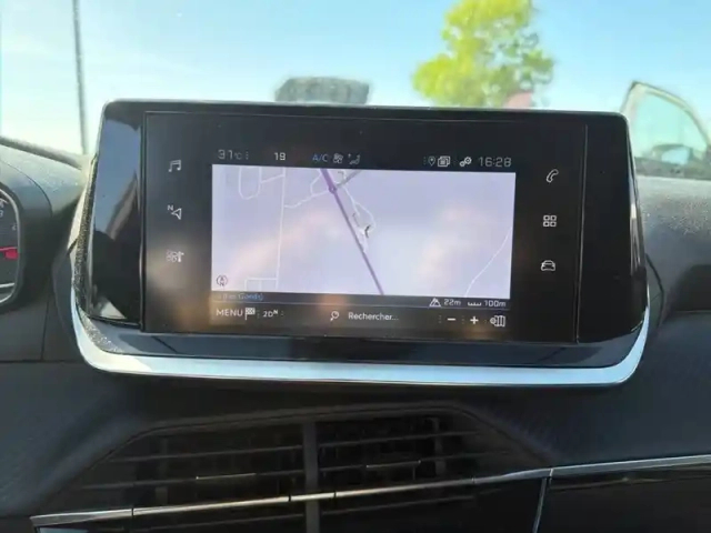 Peugeot 2008 puretech 100 s&amp;s bvm6 — photo 18