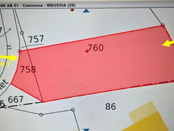 Terrain a meussia (39260)