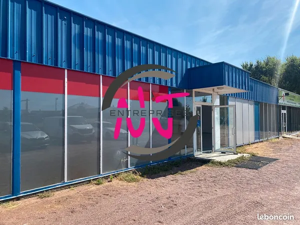 Local 360 m² LOIRE AUTHION