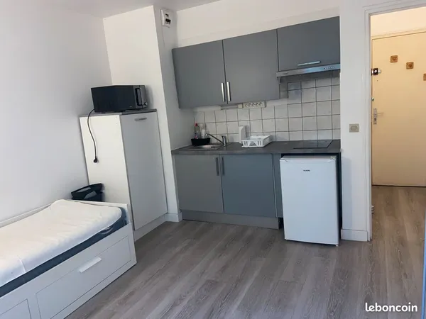 Studio à Brétigny, 300m gare, 35 mn Paris