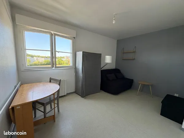 STUDIO MEUBLE avec Parking