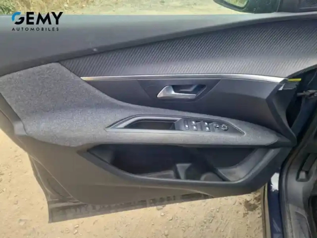 Peugeot 3008 puretech 130ch s&amp;s bvm6 — photo 12