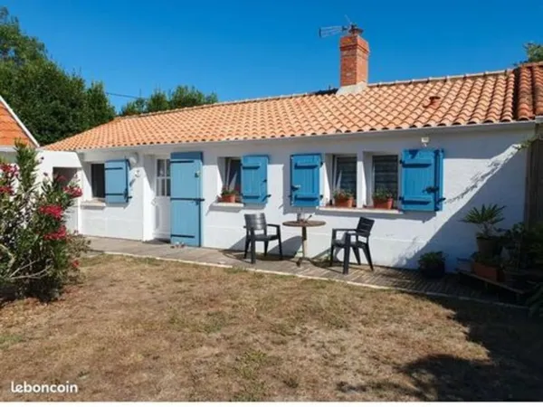 Longère vendéenne 70 m2 + studio 28 m2 à Le Perrier 85300