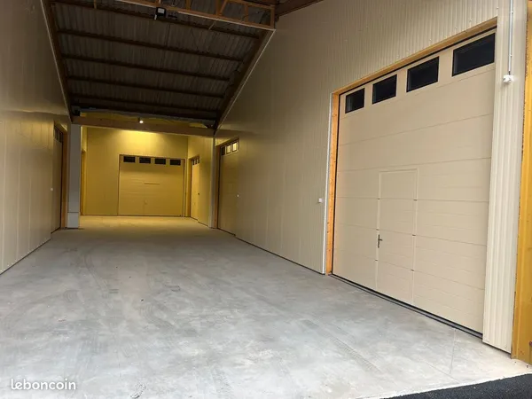 BOX - LOCAL - STOCKAGE et ARTISANAL 230m²