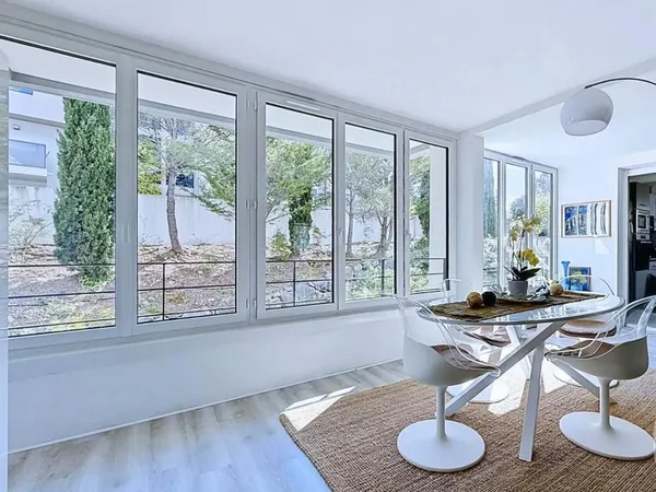 Appartement T4 de 108 m² avec terrasse de 24 m² - Malbosc / Hôpitaux-Facultés