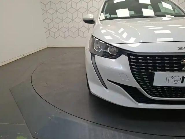 Peugeot 208 puretech 100 s&amp;s bvm6 — photo 9