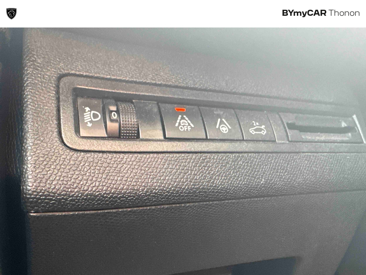 Peugeot 3008 BlueHDi 130ch S&amp;S EAT8 — photo 28