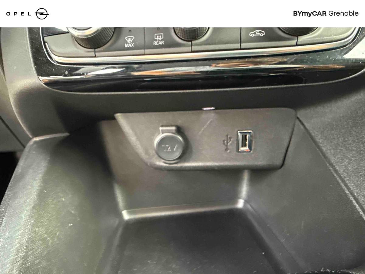 Opel Corsa 1.2 Turbo 100 ch BVM6 — photo 16